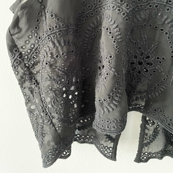 Sheer black tank top with lacy detailing - Picture 5 of 5